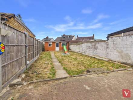 Dunstable Road, Luton, Image 11