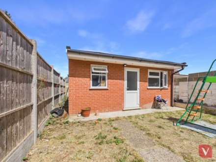 Dunstable Road, Luton, Image 12