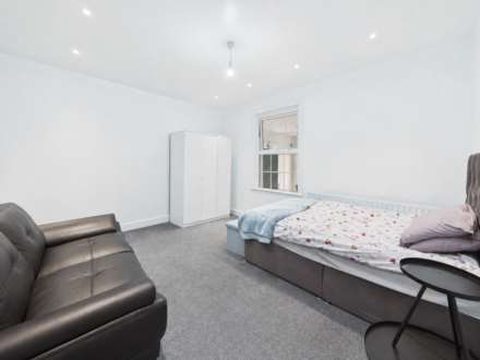 Dunstable Road, Luton, Image 18