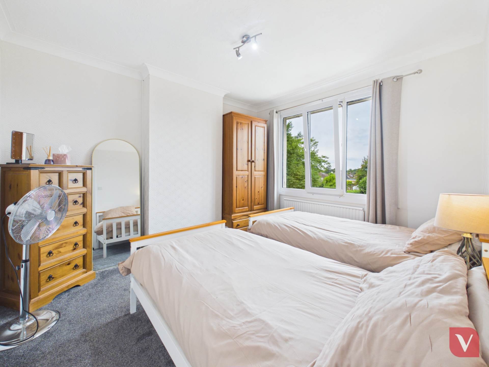 Hitchin Road, Luton, Image 10