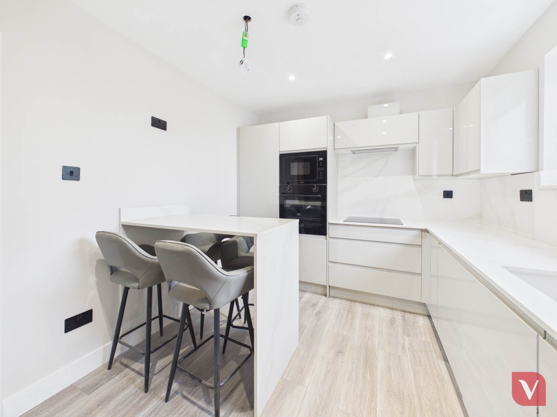 Brook Court, Luton, Image 1