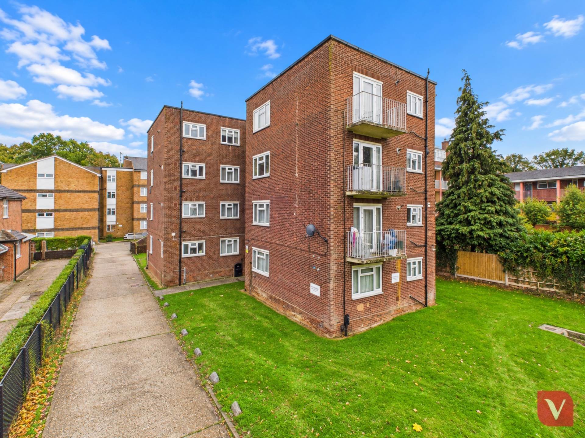 Brook Court, Luton, Image 2