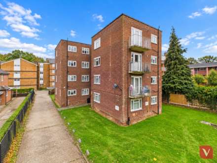 Brook Court, Luton, Image 2