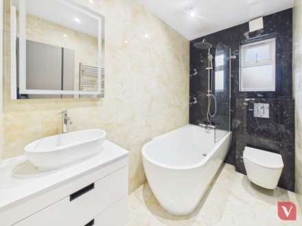 Brook Court, Luton, Image 3