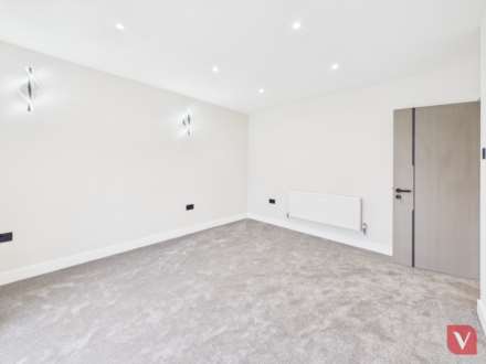 Brook Court, Luton, Image 6