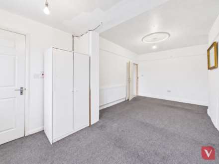 Dunstable Road, Luton, Image 4