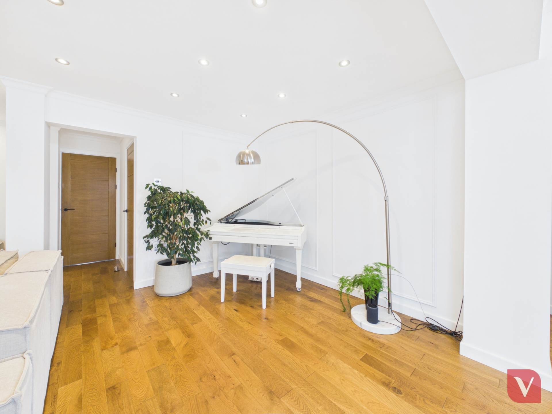 Felstead Way, Luton, Image 10