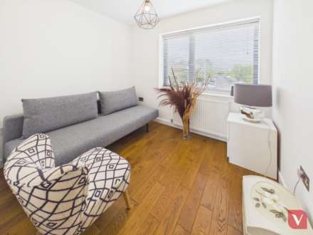 Felstead Way, Luton, Image 22