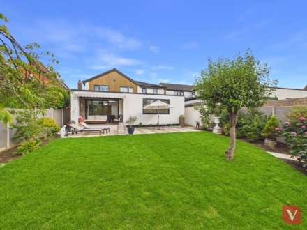 Felstead Way, Luton, Image 25