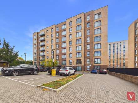 Brooklands Court, Stirling Drive, Luton