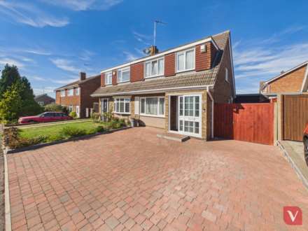 Turnpike Drive, Luton, Image 1