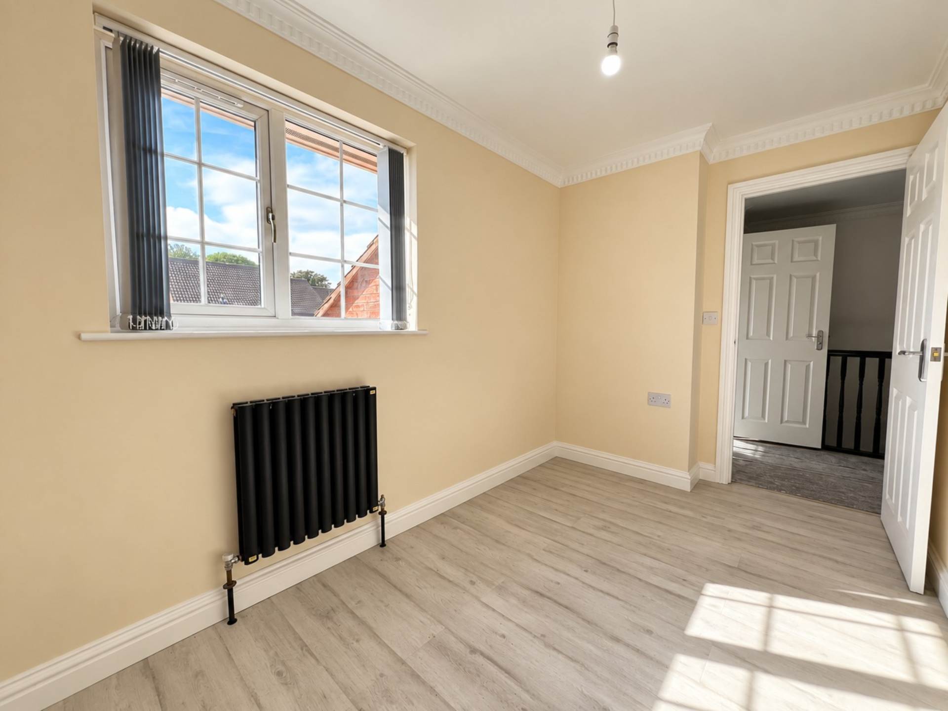 Anmer Gardens, Luton, Image 17