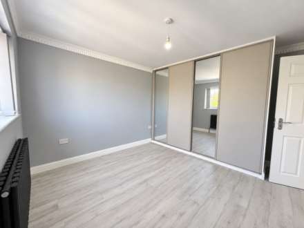 Anmer Gardens, Luton, Image 14