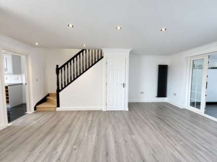 Anmer Gardens, Luton, Image 3