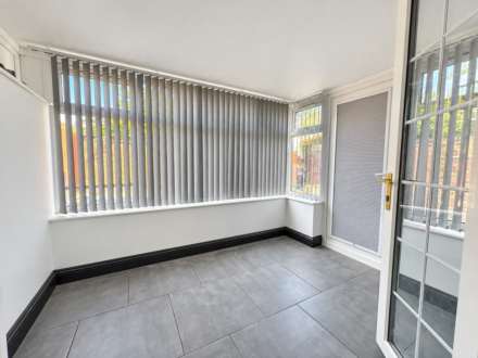 Anmer Gardens, Luton, Image 9