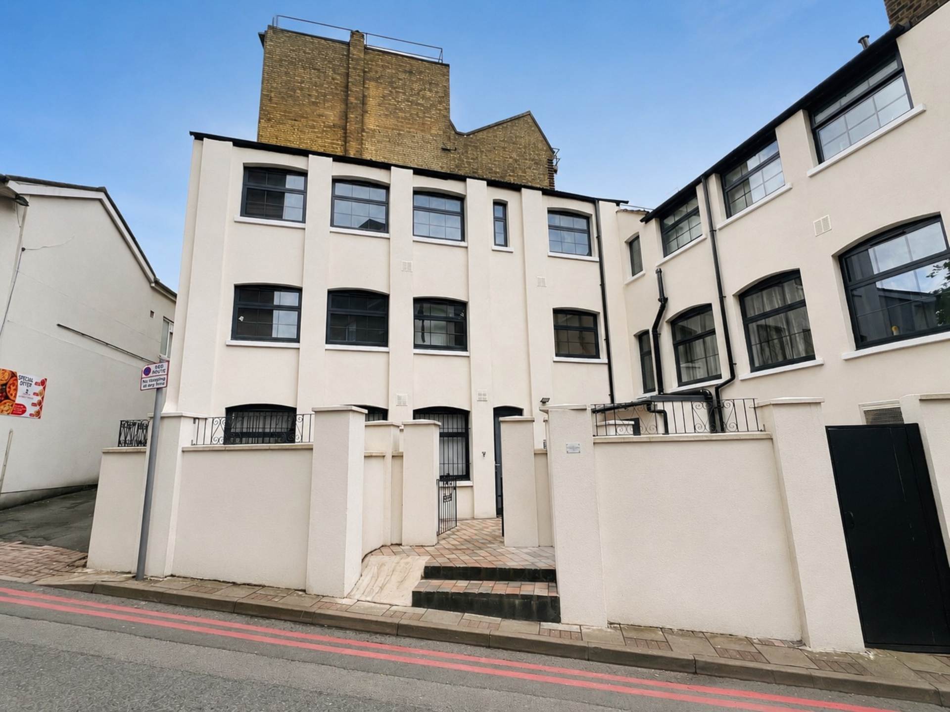 Dunstable Place, Luton, Image 1