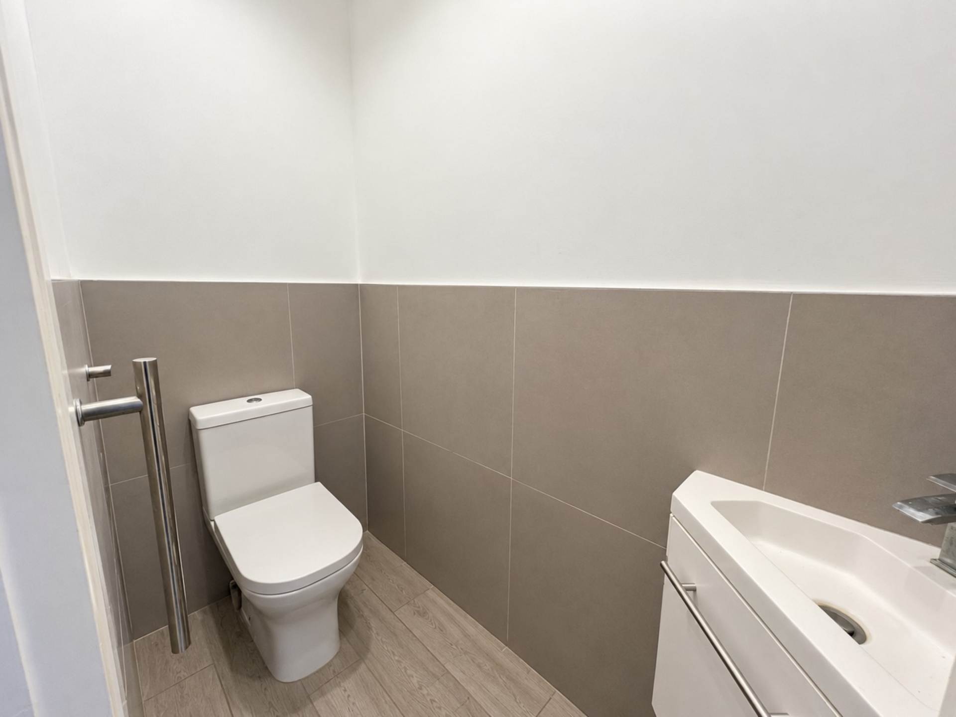 Dunstable Place, Luton, Image 4