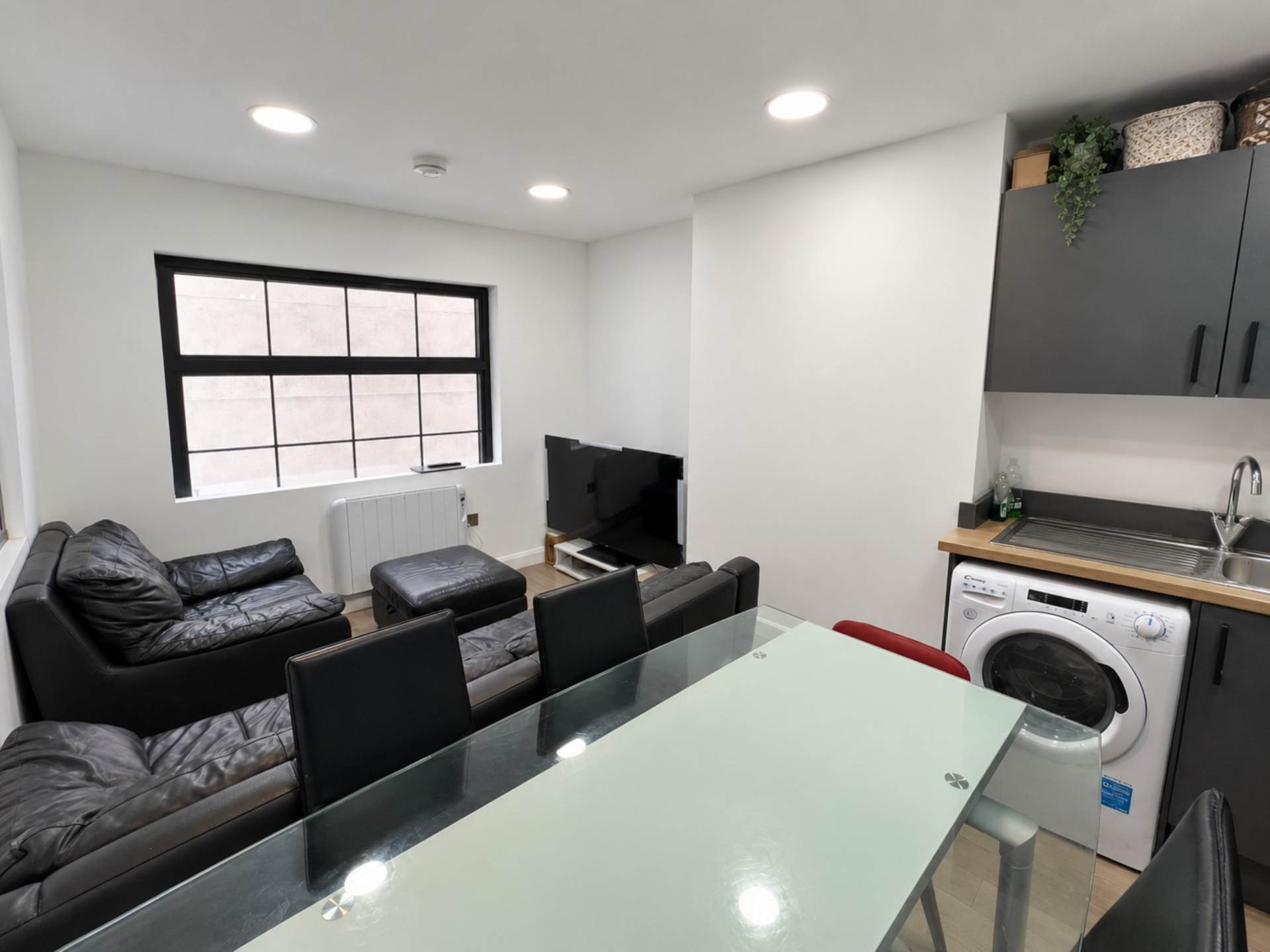 Dunstable Place, Luton, Image 6