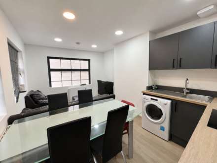 Dunstable Place, Luton, Image 2
