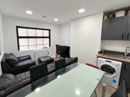 Dunstable Place, Luton, Image 6