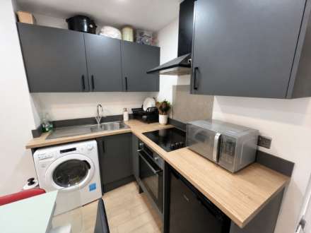 Dunstable Place, Luton, Image 7