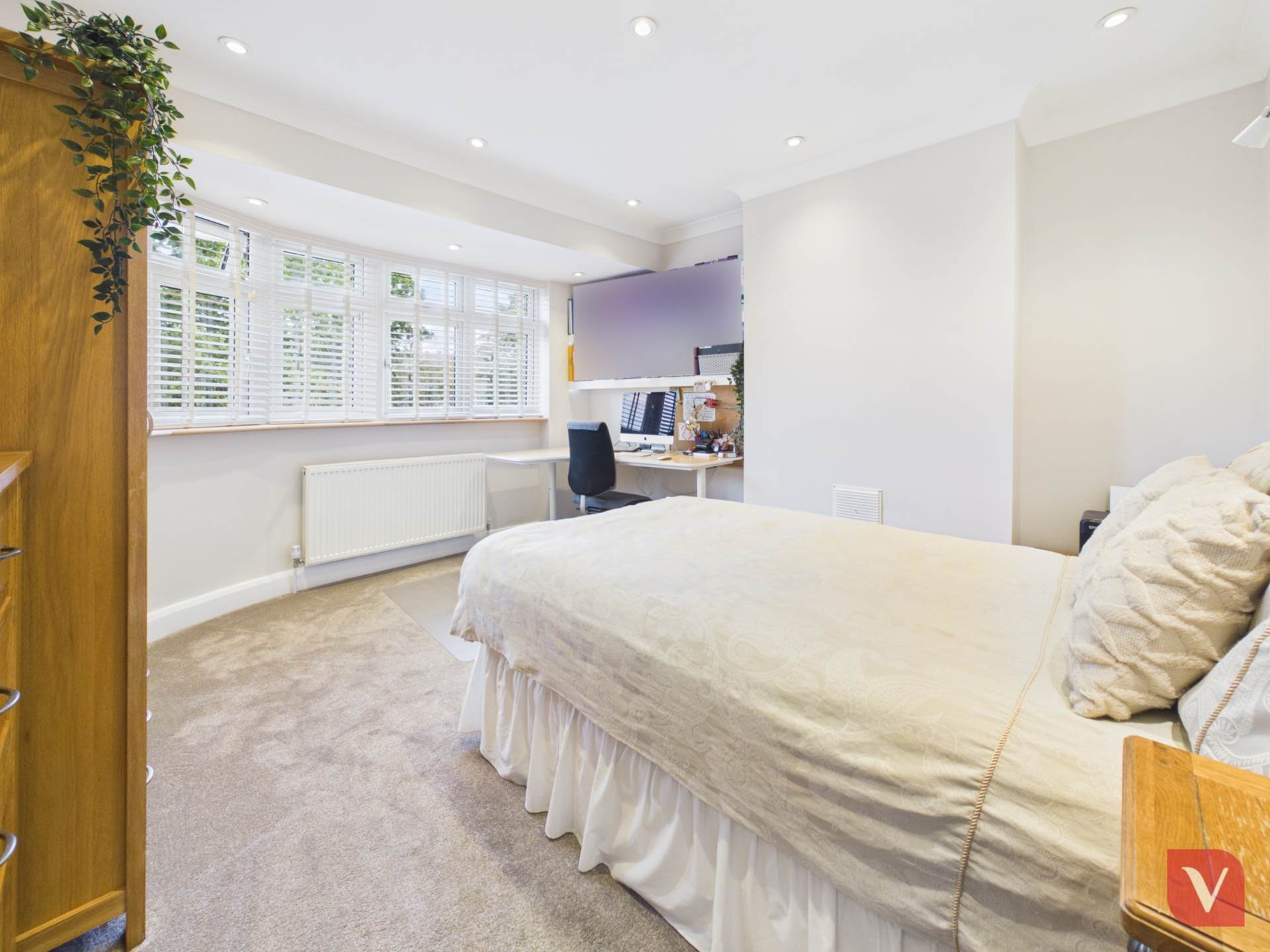 Heywood Drive, Luton, Image 20