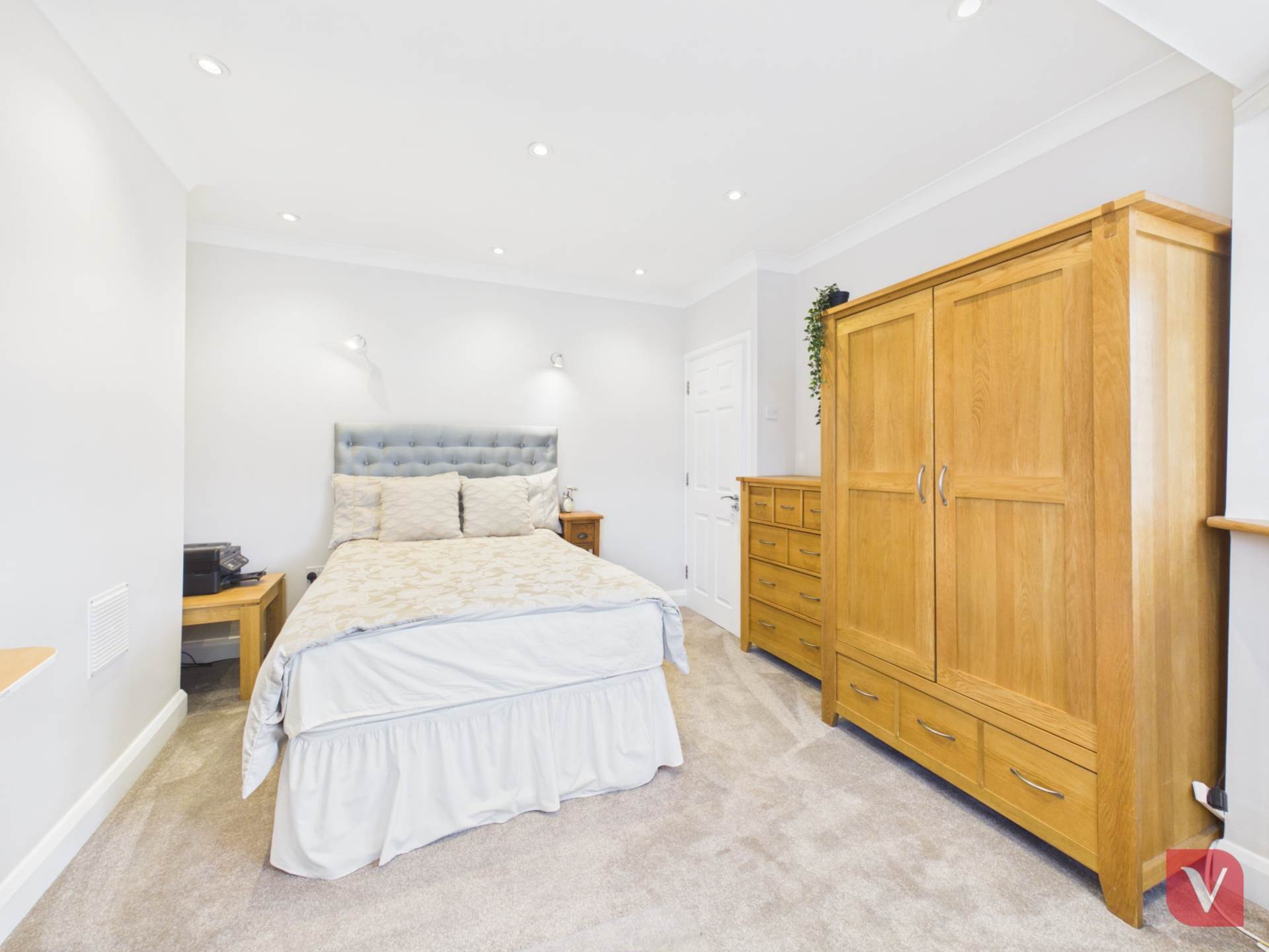 Heywood Drive, Luton, Image 21