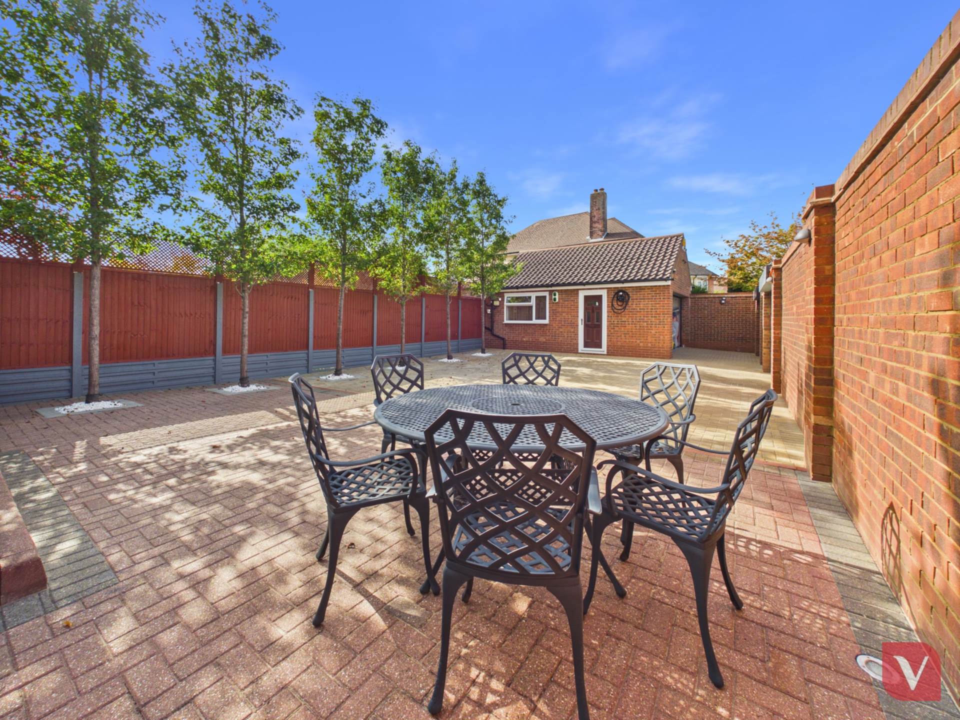Heywood Drive, Luton, Image 27