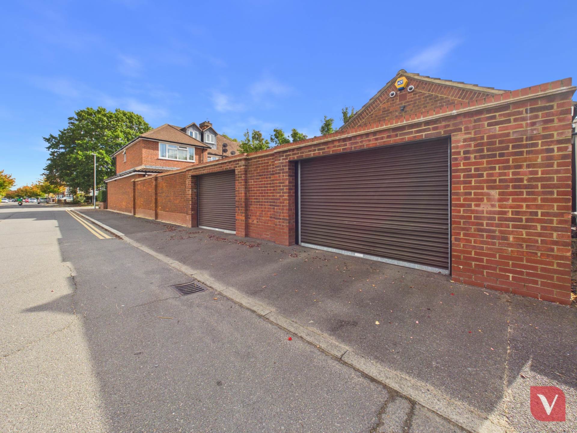 Heywood Drive, Luton, Image 29