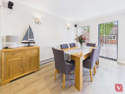Heywood Drive, Luton, Image 15