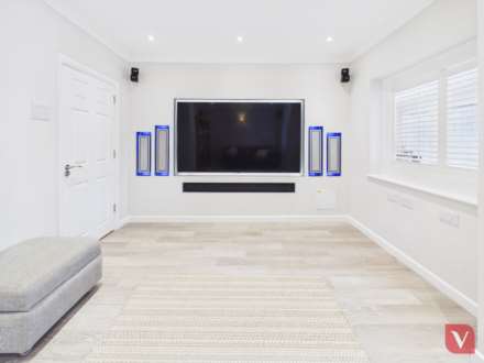 Heywood Drive, Luton, Image 16