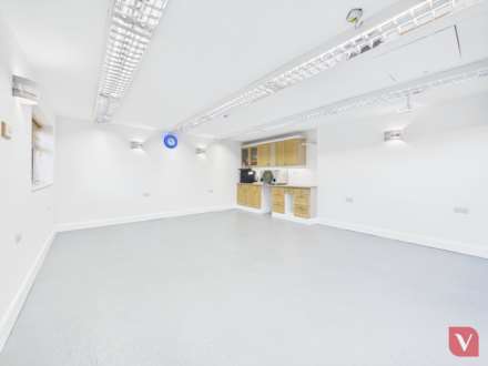 Heywood Drive, Luton, Image 30