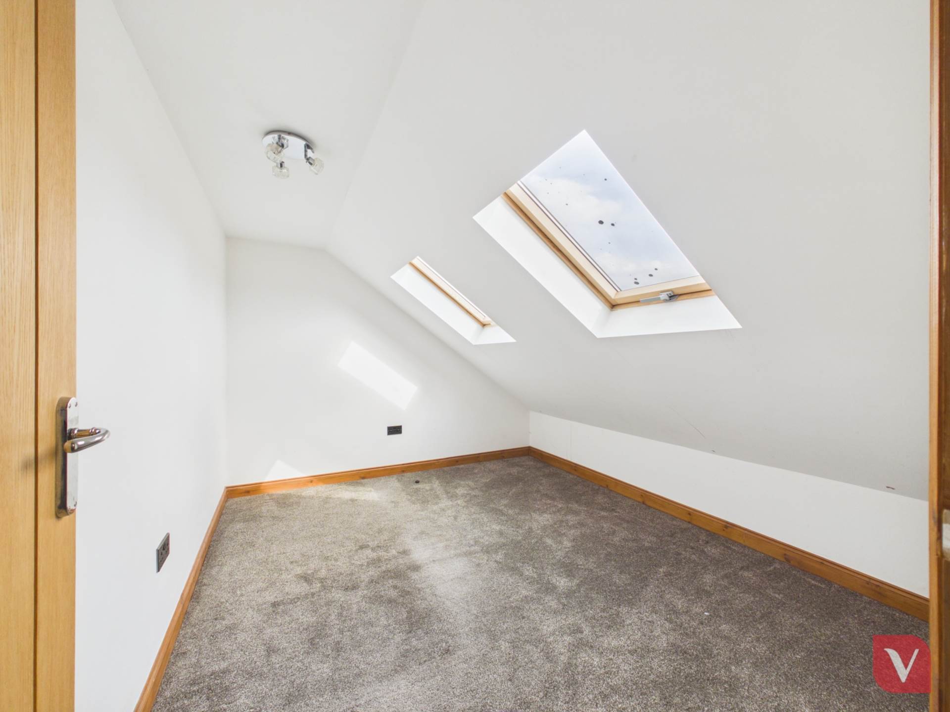 Waller Avenue, Luton, Image 11