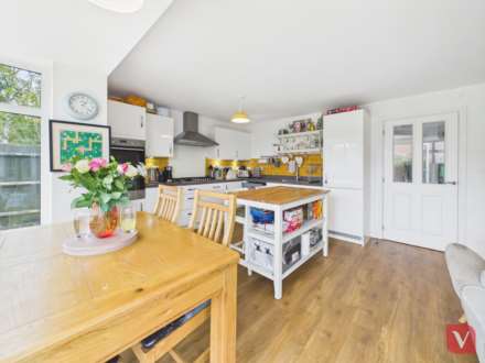 Cassidy Close, Luton, Image 4