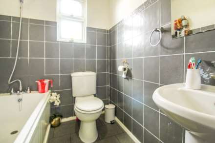 New Bedford Road, Luton, Image 6