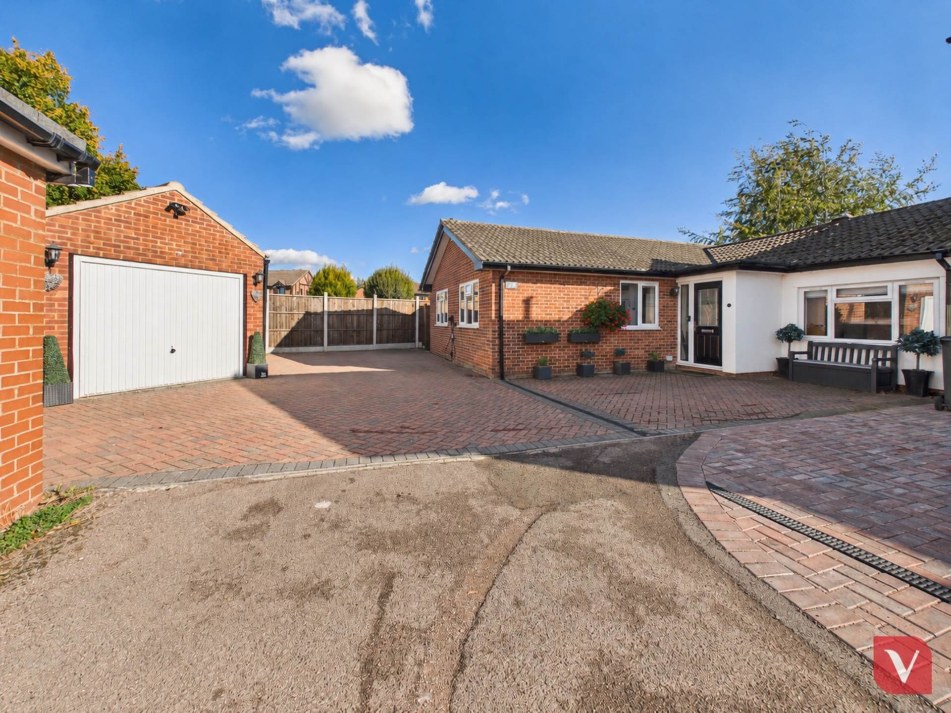 Arbour Close, Luton, Image 1