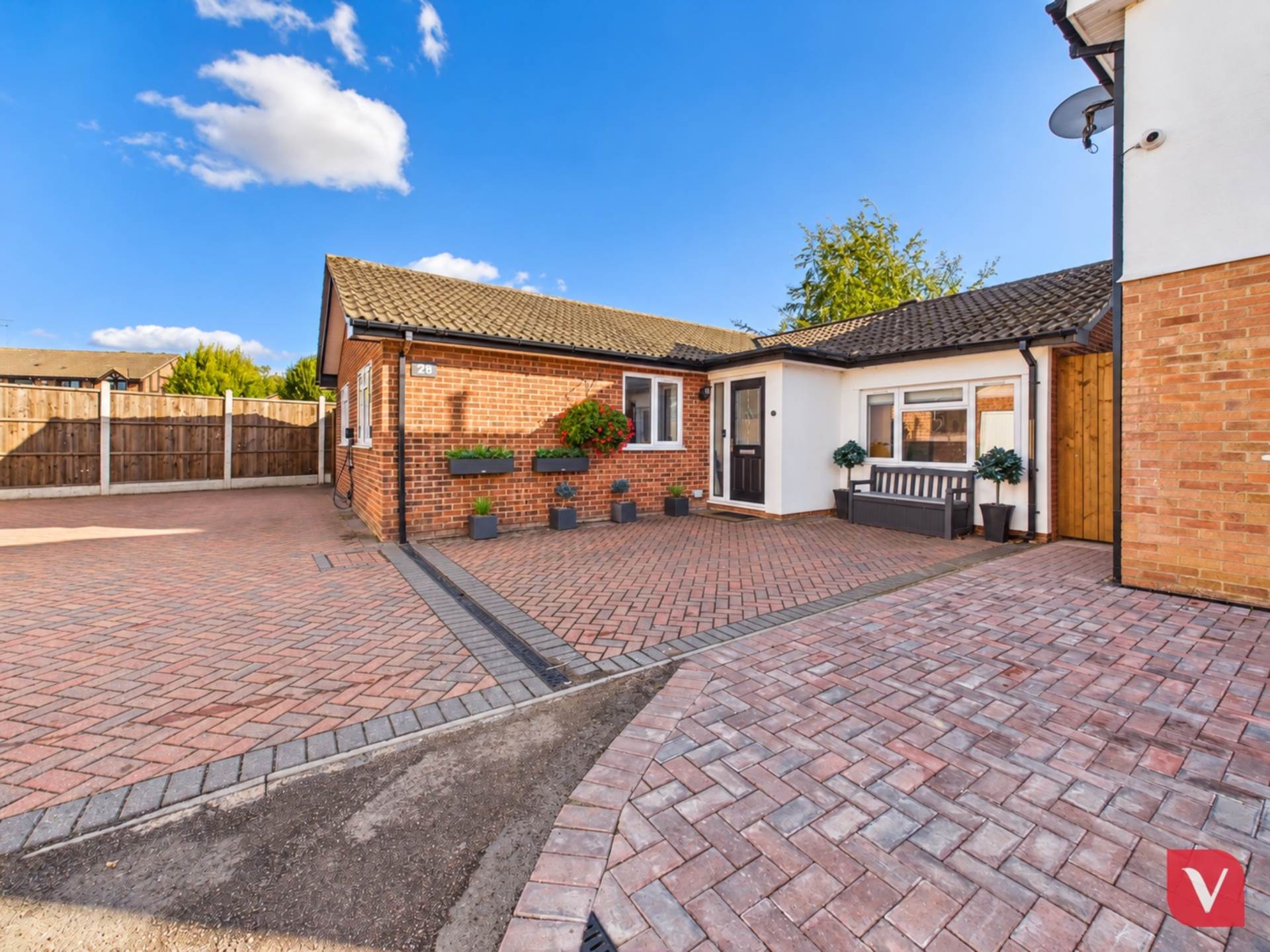 Arbour Close, Luton, Image 17