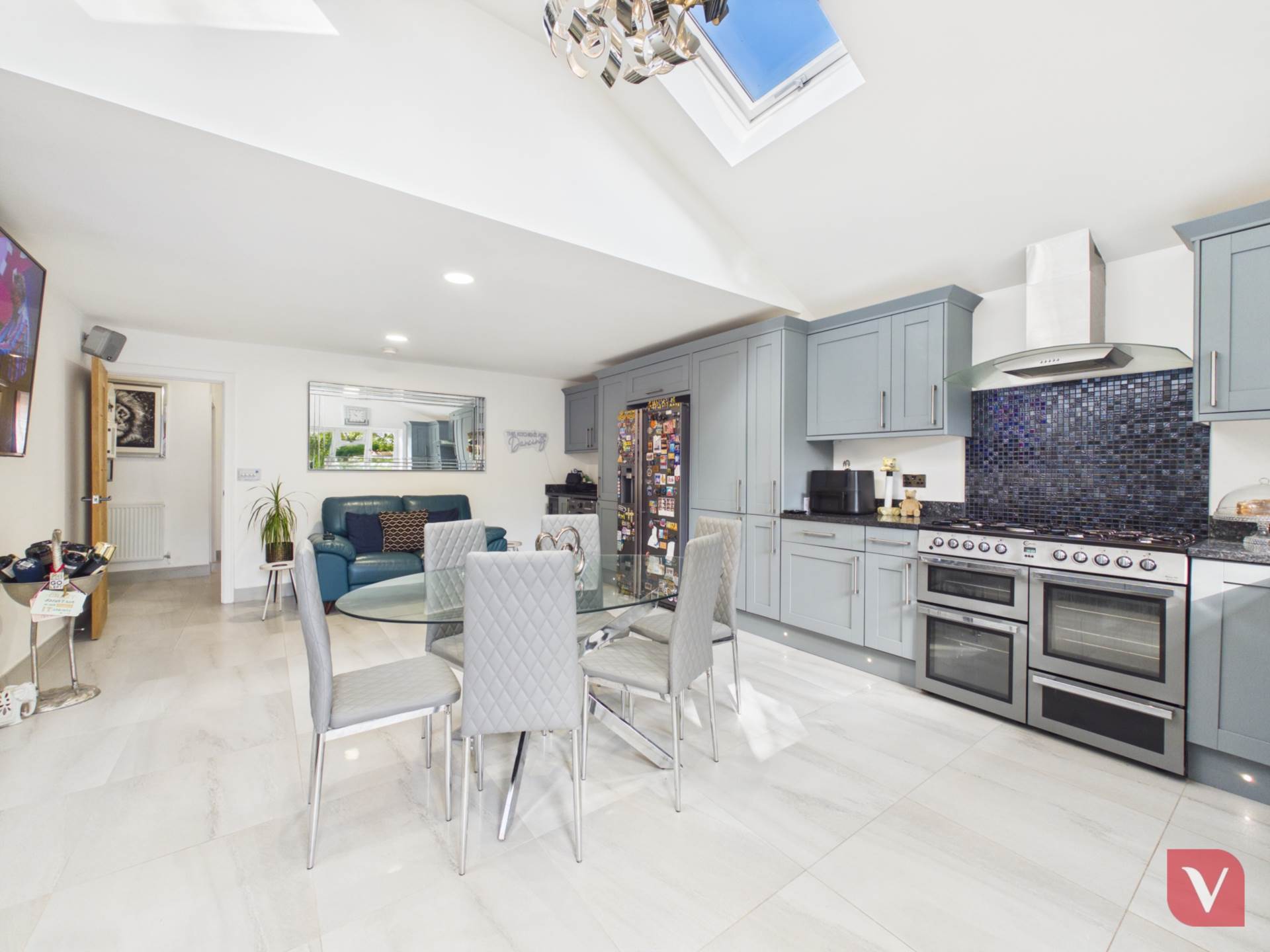 Arbour Close, Luton, Image 2