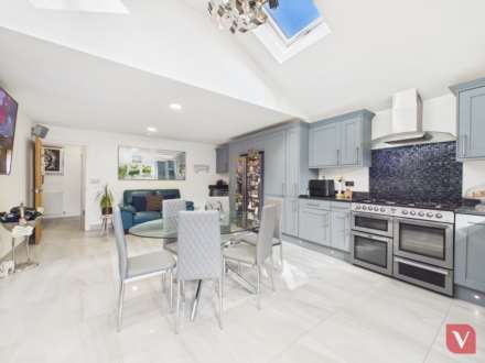Arbour Close, Luton, Image 2