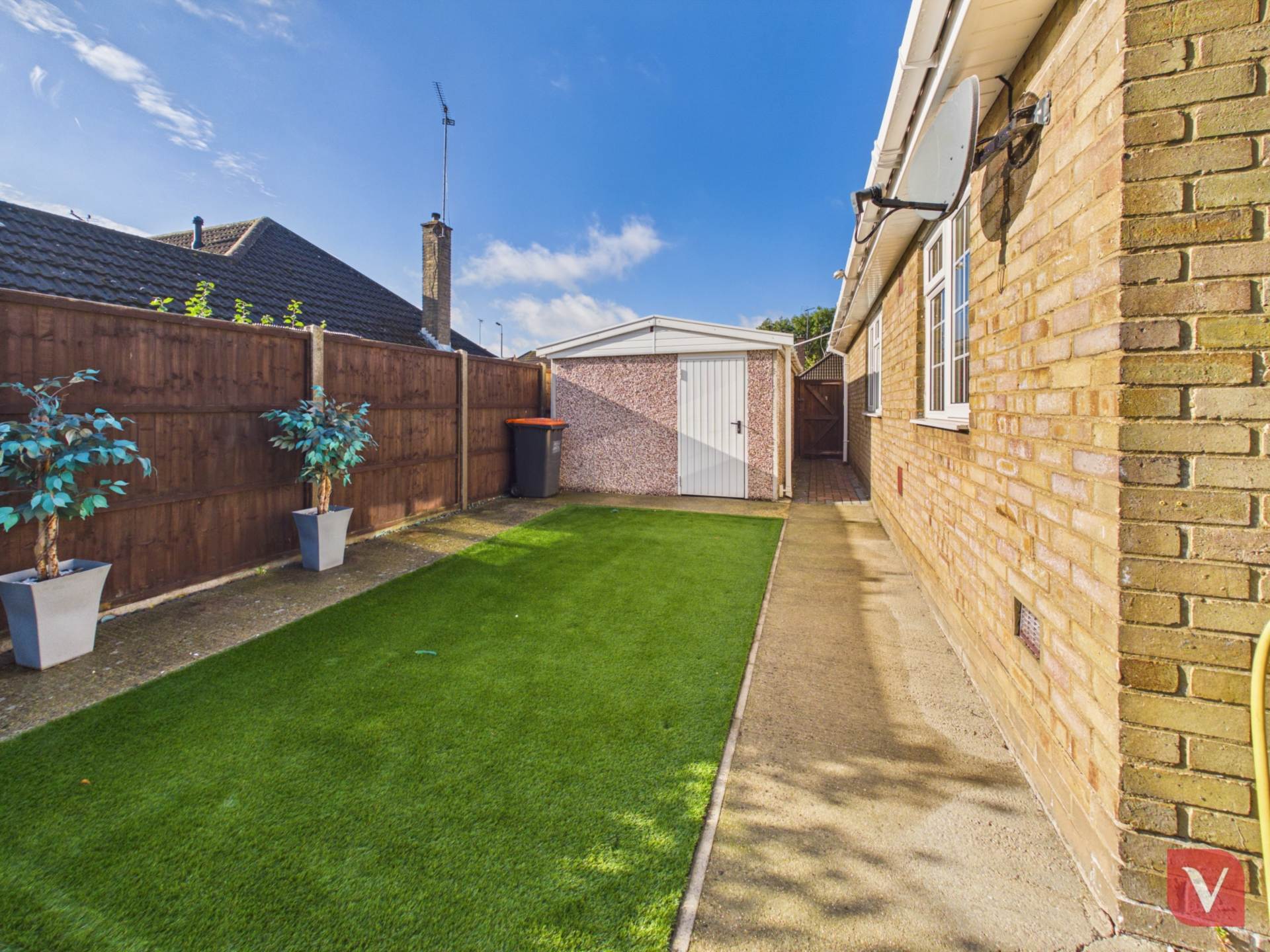 Whitehouse Close, Dunstable, Image 11