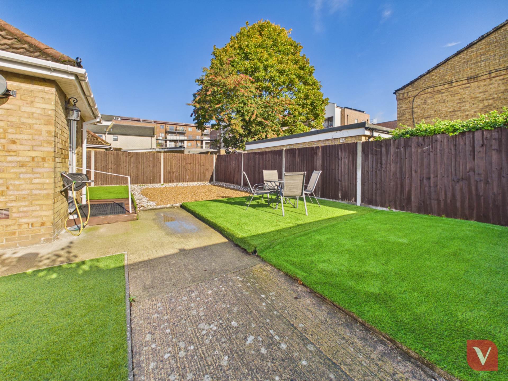 Whitehouse Close, Dunstable, Image 12