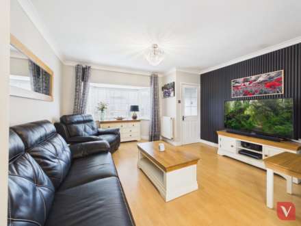 Whitehouse Close, Dunstable, Image 2