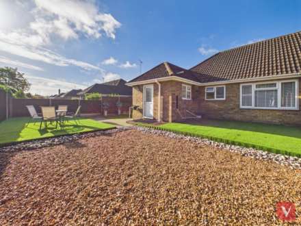 Whitehouse Close, Dunstable, Image 5