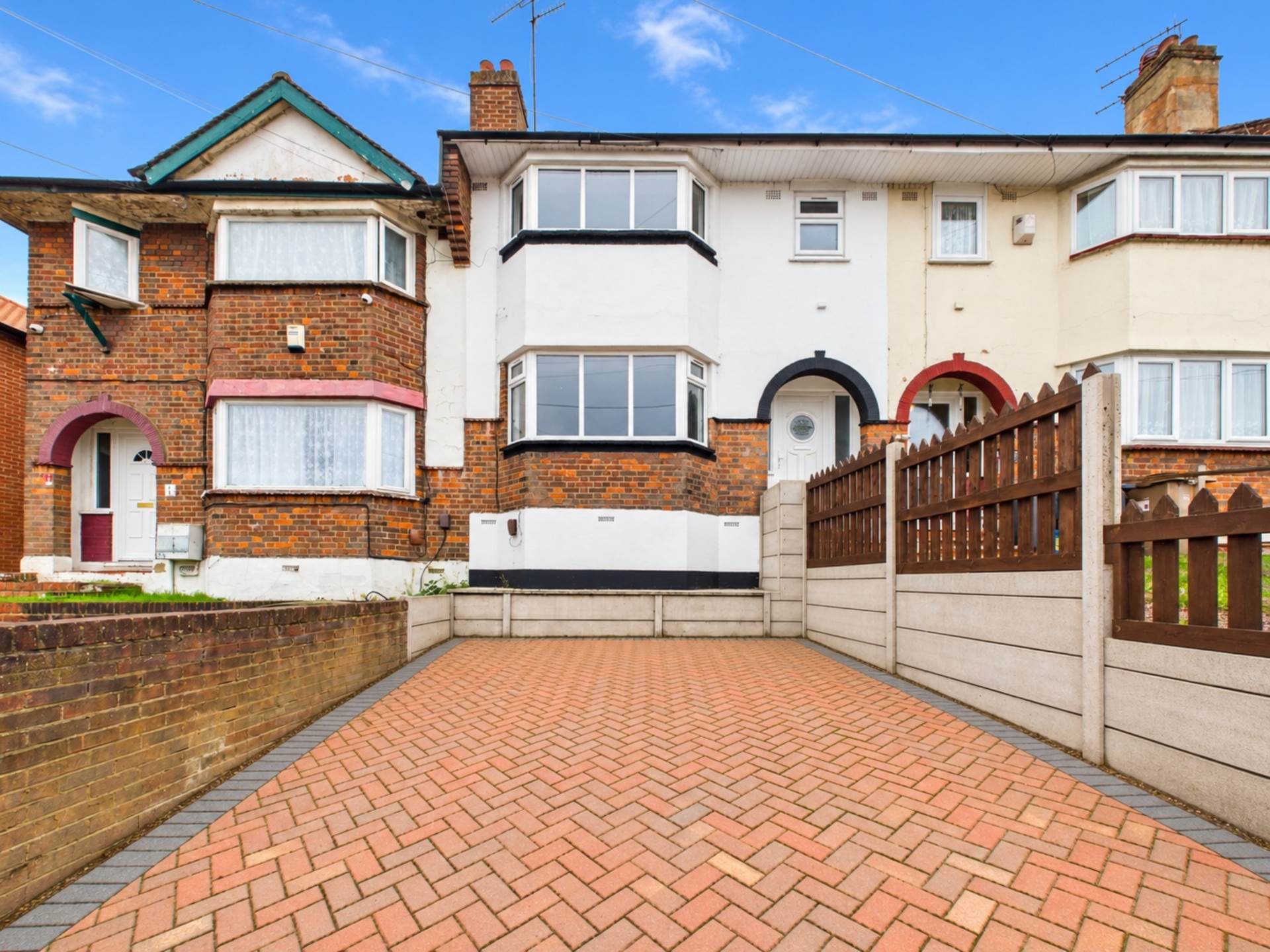 Wilsden Avenue, Luton, Image 1
