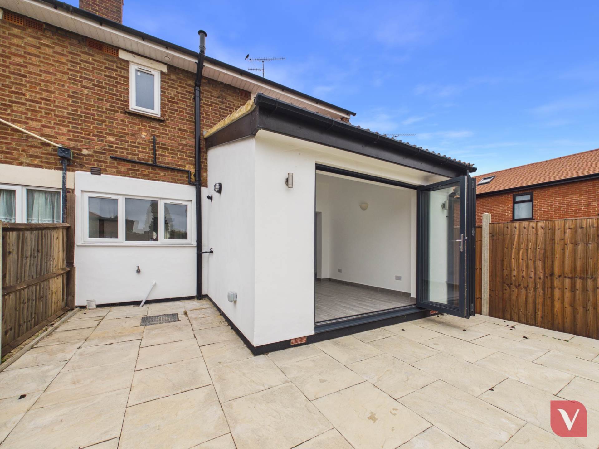 Wilsden Avenue, Luton, Image 15