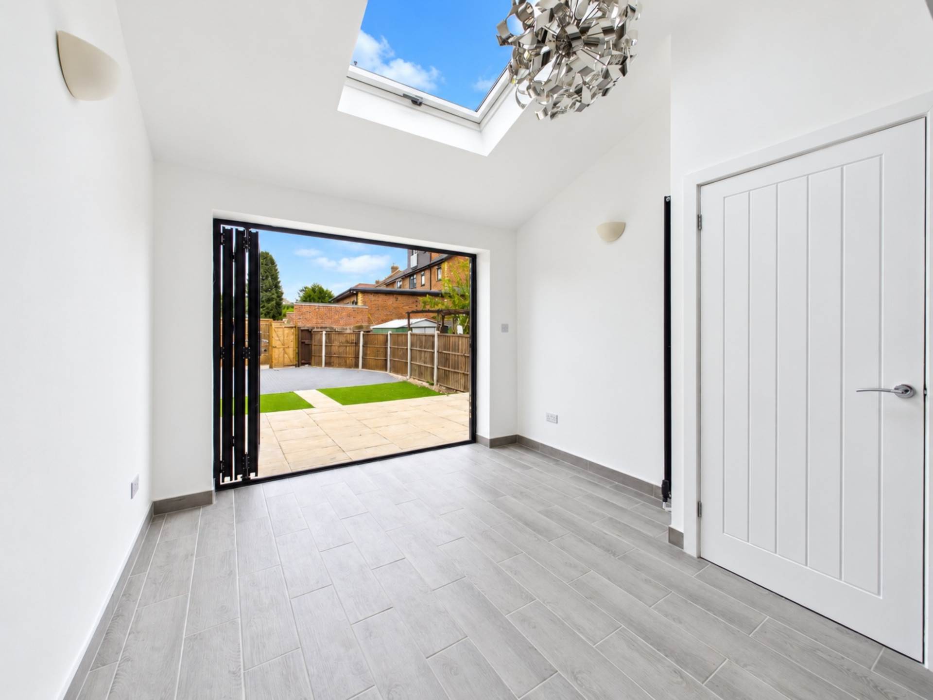 Wilsden Avenue, Luton, Image 6
