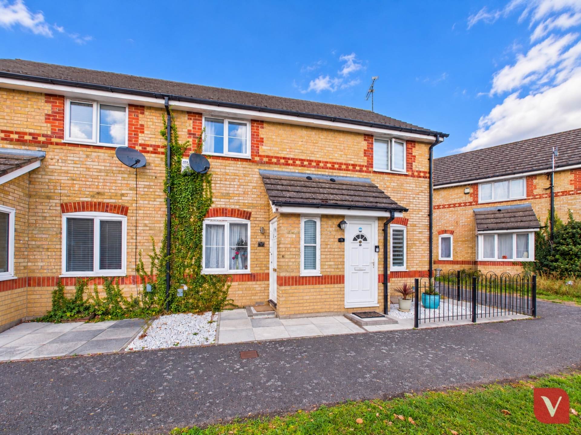 Larkspur Gardens, Luton, Image 1