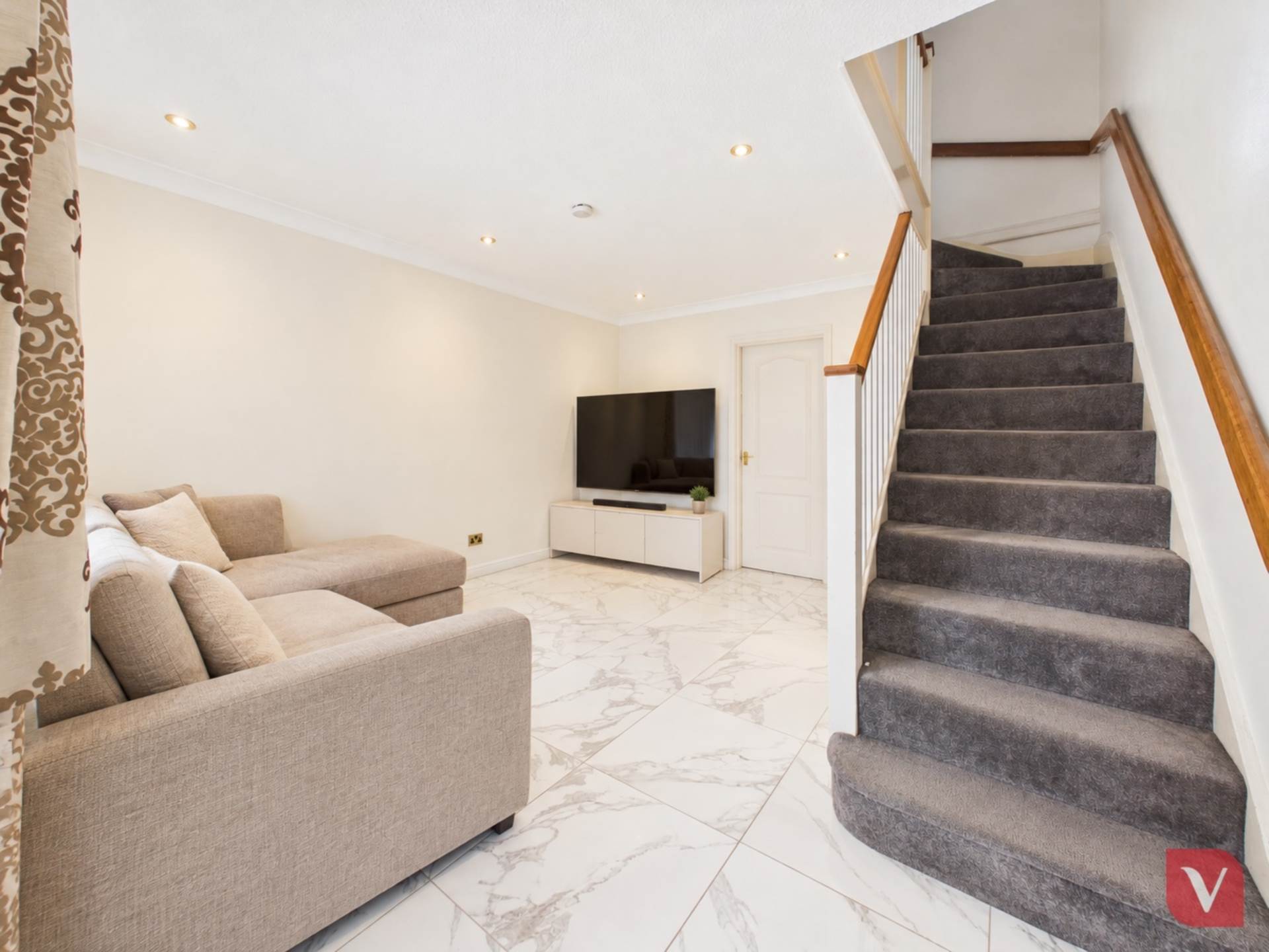 Larkspur Gardens, Luton, Image 7