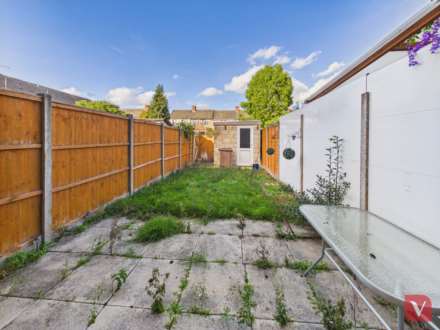 Larkspur Gardens, Luton, Image 5