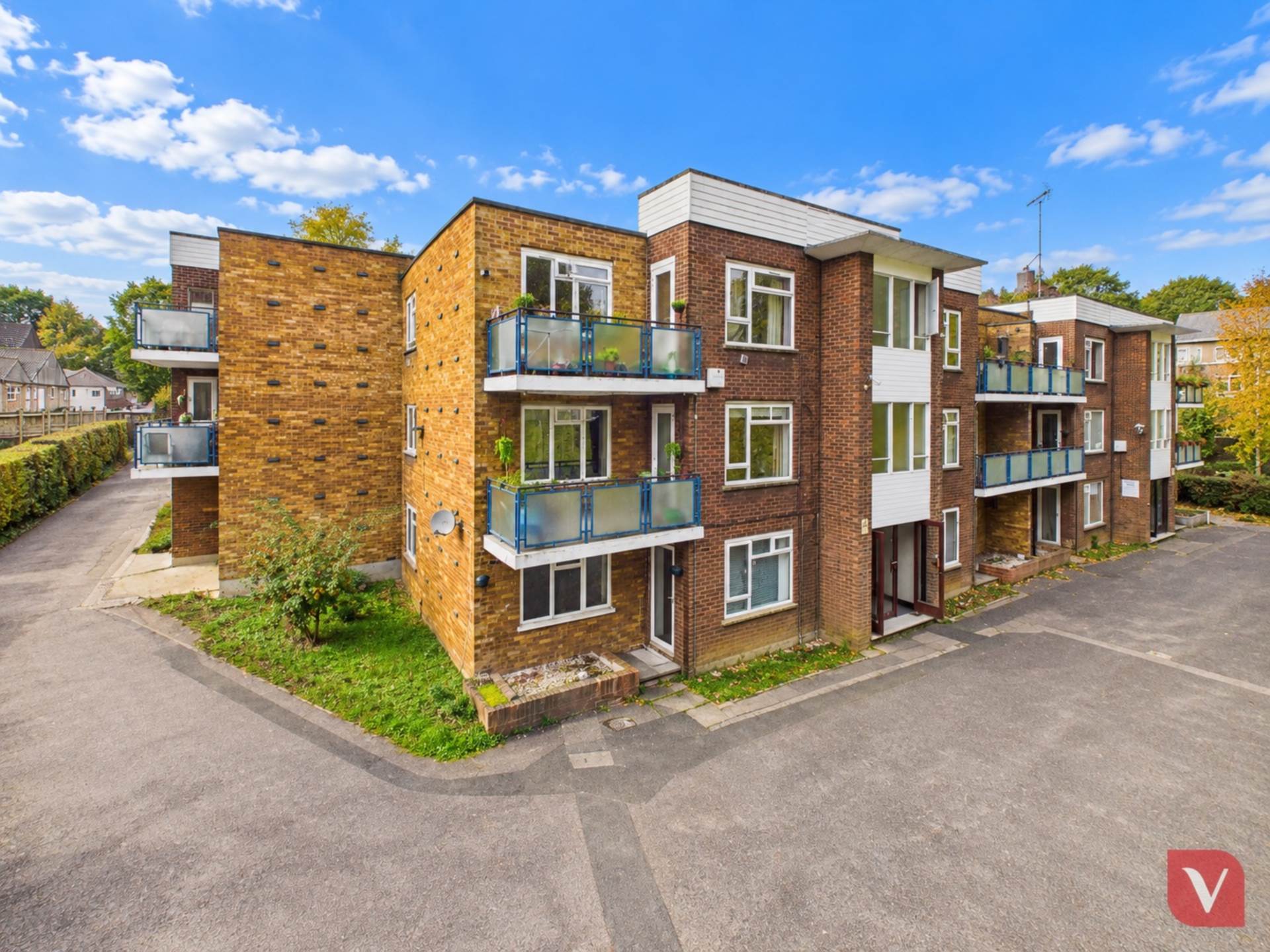 Wardown Court, Luton, Image 1
